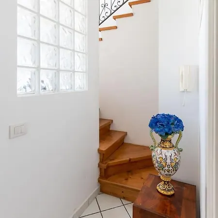 Apartment Realty Holidays Pinnidys House Sorrento