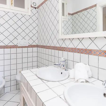 Appartement Realty Holidays Pinnidys House *